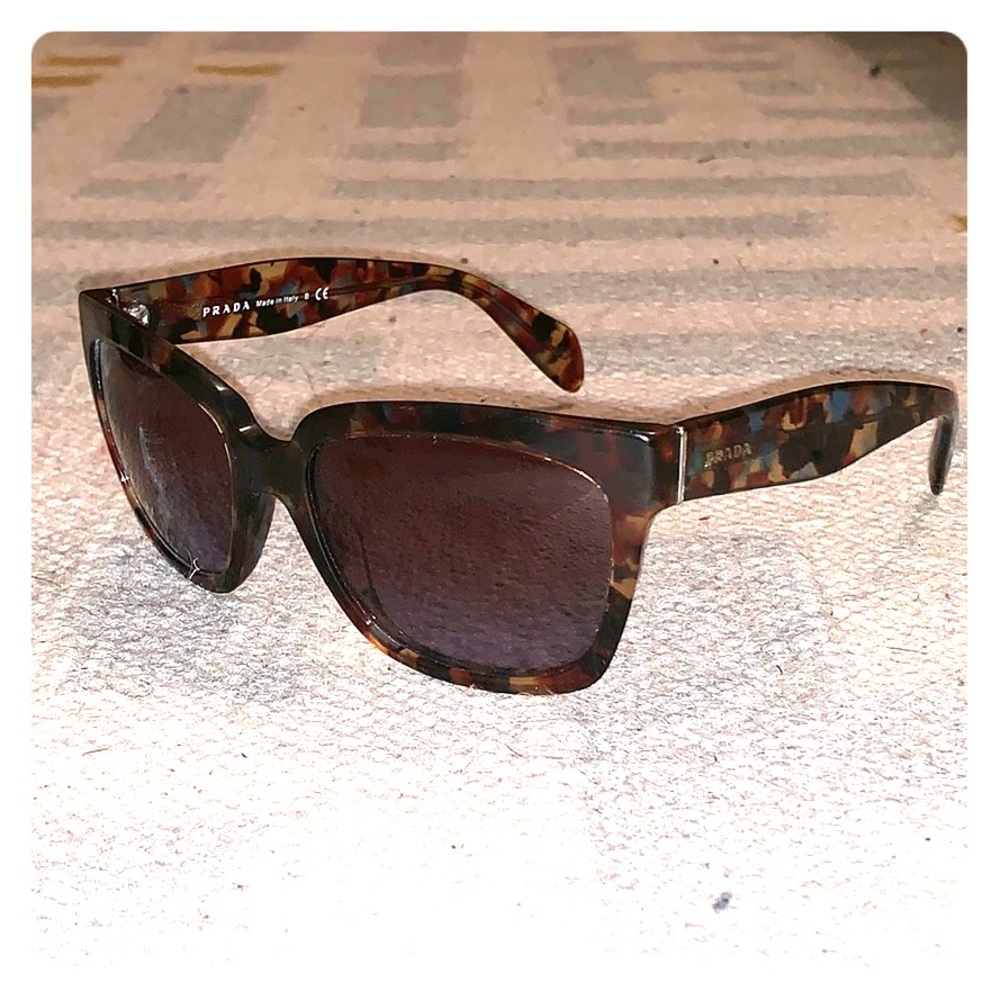 Prada Sunglasses with Case and Polishing Cloth